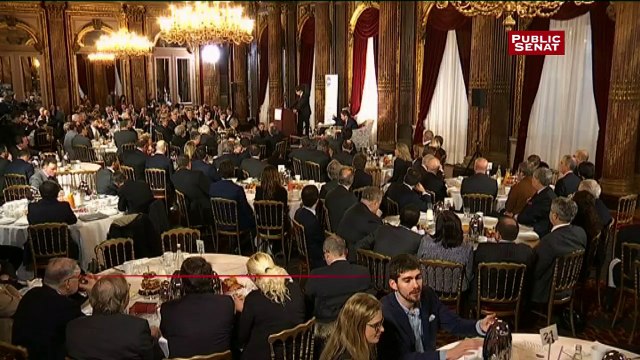 Événements : Nicolas Sarkozy face aux patrons - Bande-annonce.