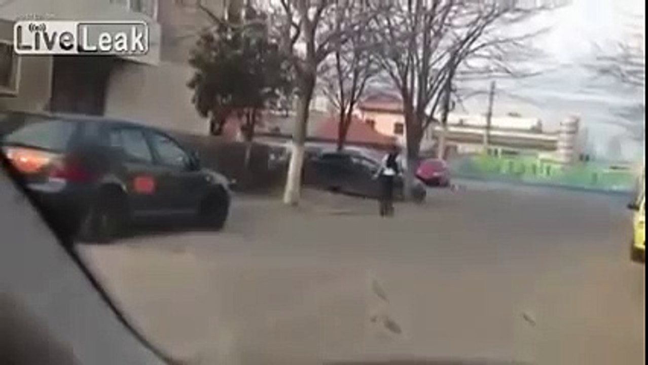 Купила девушка сапоги