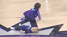 Baby Falls Asleep During Kings’ Baby Race