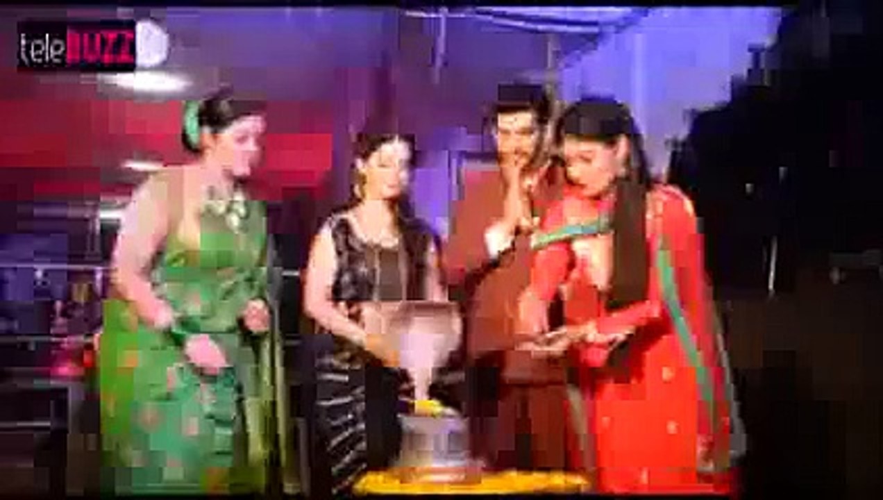 Naagin 15th March 2016  Shesha ki Vajah se Ritik SLAPS Shivanya