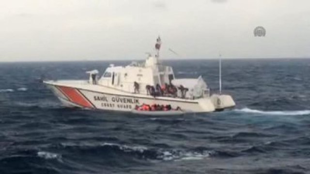 Lastik Bottaki Göçmenler Kurtarıldı