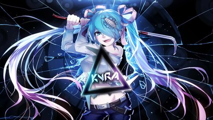 E-VO & LoaX Feat. Joshua Swerin - Alone At Night