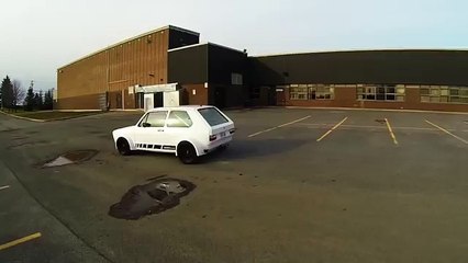 um Golf Mk1 com motor V8 Audi de 344 cv, suspensão do Porsche 911 GT2