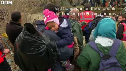 Migrant crisis_ Hundreds cross river near Macedonia - BBC News_2