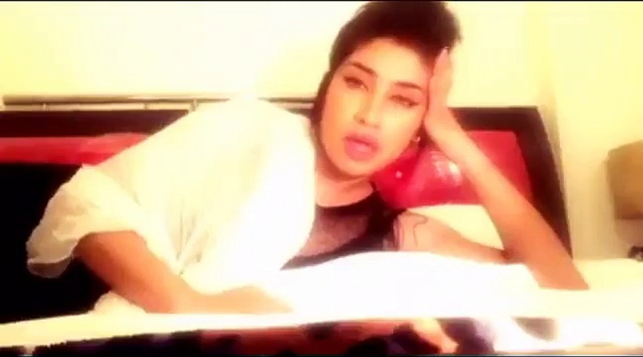 Qandeel Baloch Promises a Strip Dance if Pakistan beats India.