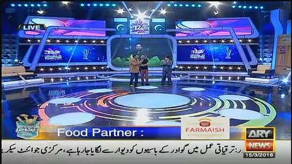 Umar Sharif And His Whole Team Dancing On India's Defeat