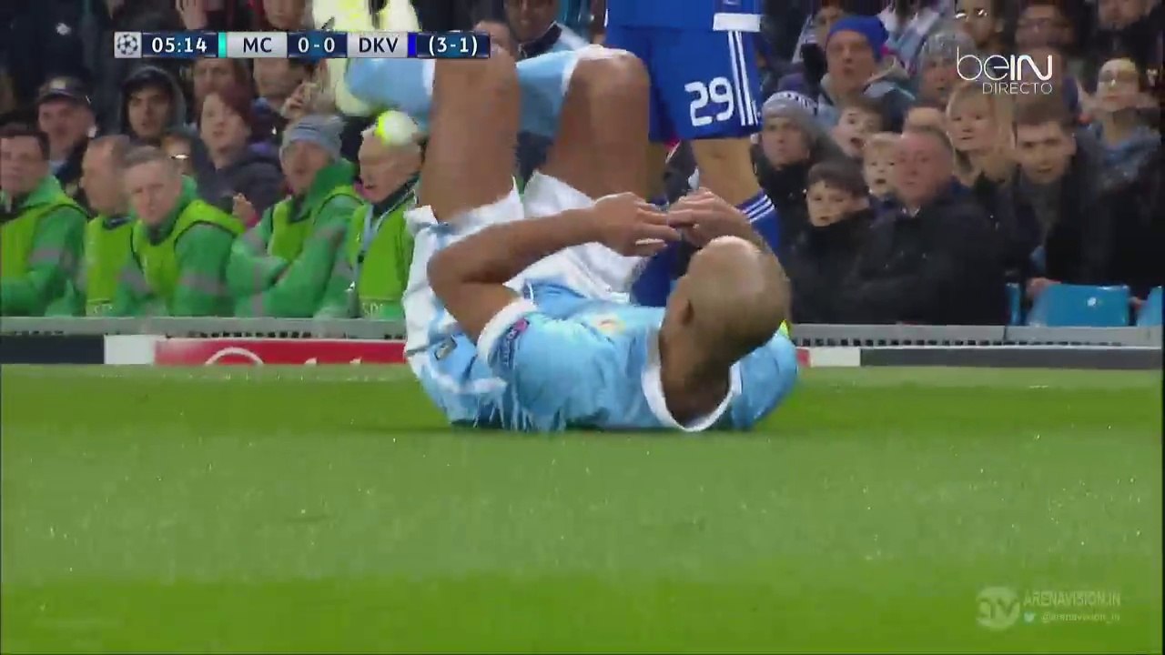Vincent Kompany Gets Injured - Manchester City v. Dynamo Kyiv 15.03.2016 HD