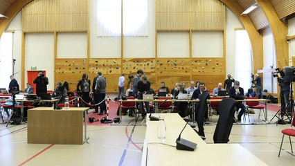 Breivik provoziert mit Hitler-Gruß