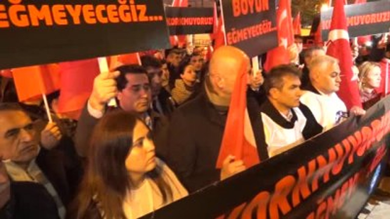Eğitimcilerden Terör Protestosu