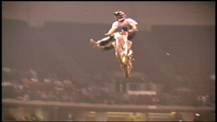 FreeStyleMotocross - when machines think they can fly.