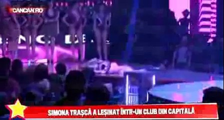 Romanian model faints on her catwalk
