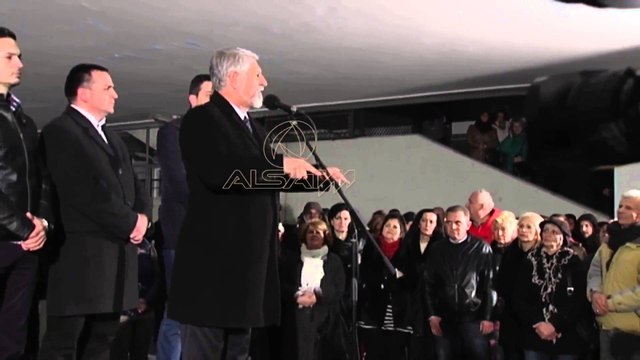 Protesta kundër vendimeve të Gjykatës Kushtetuese