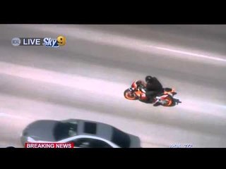 HEART POUNDING High Speed Motorcycle Chase BREAKS WRIST OR ARM PUNCHING CAR MIRRORS FLYING BY@90MPH!