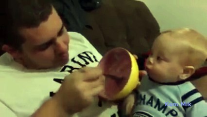 Maması biten bebek ağlıyor