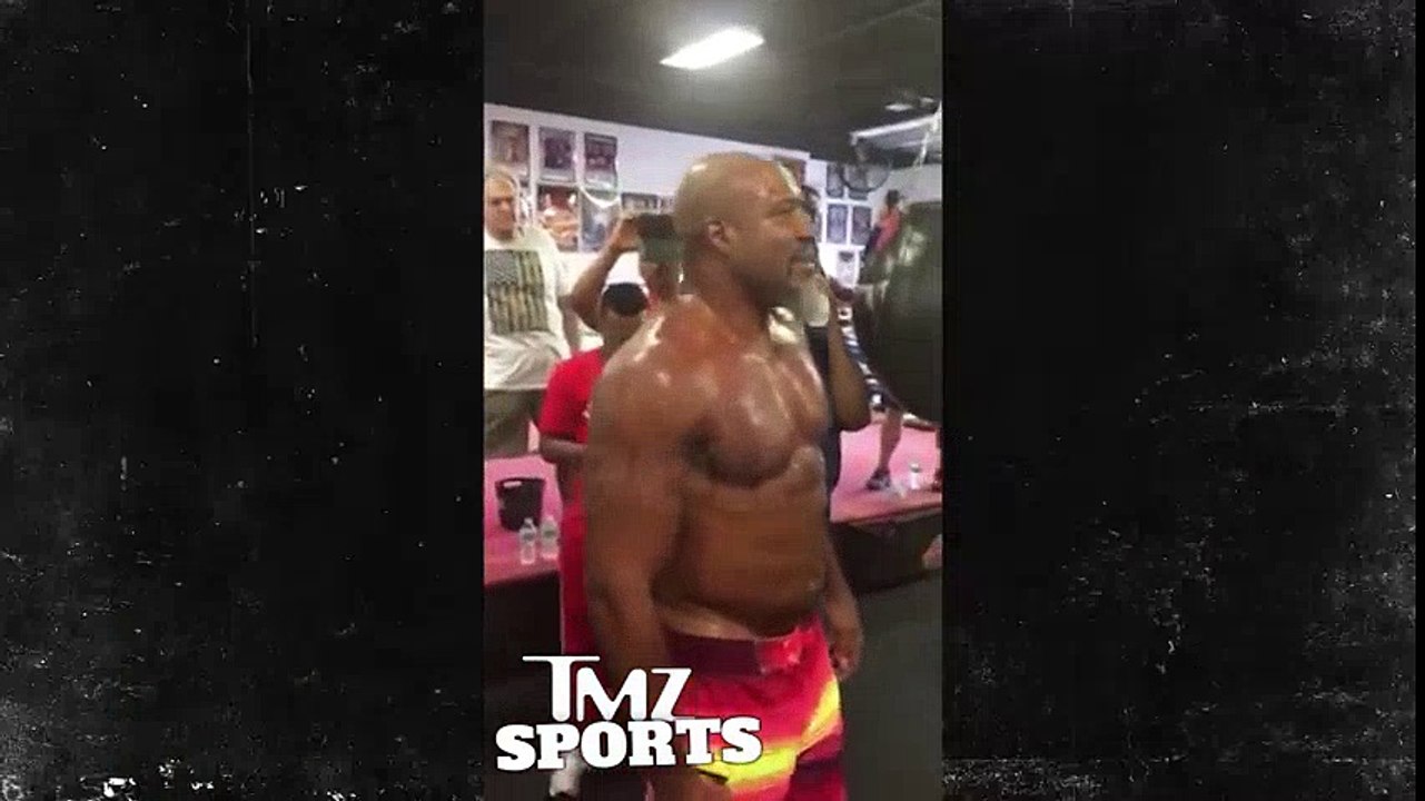 Shannon Briggs Vs. Klitschko -- Evander Holyfield Breaks Up Gym Fight  Best Boxers Ever