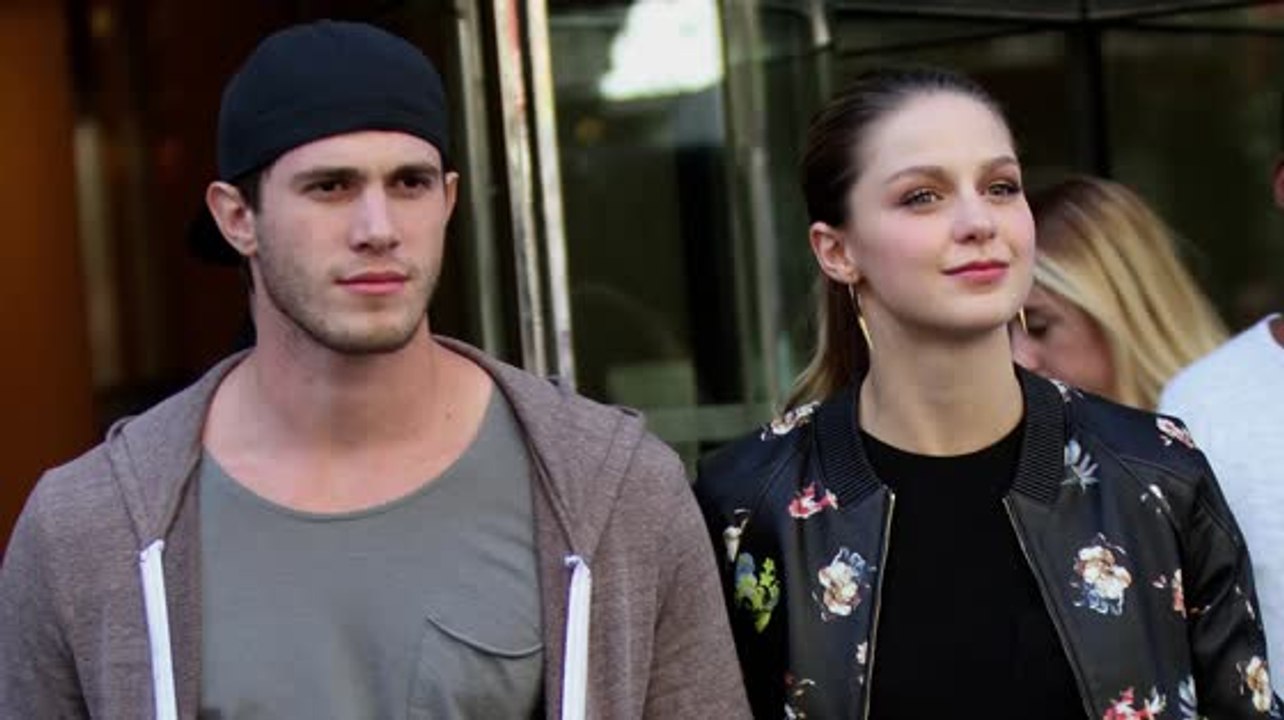 — Supergirl dreht mit ihrem Ehemann