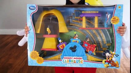GIANT EGG SURPRISE OPENING Mickey Mouse Clubhouse Minnie Toys Disney Junior Videos Super Giant Egg  Mickey Mouse Cartoons