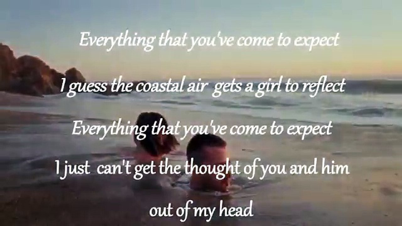 The Last Shadow Puppets-Everything You've Come To Expect (Lyrics)