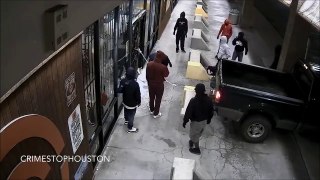 Houston Gun Store Heist | Thieves Steal 50+ Weapons [CAUGHT ON TAPE]