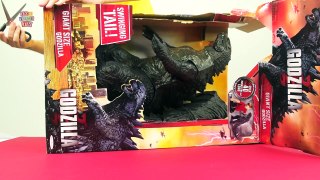 NEW 2014 Giant Size Godzilla JAKKS Pacific Toy Playset Review
