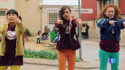 Capitulo 301 de Cuentame como paso «La vida es una carretera de doble sentido»