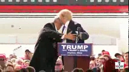 Donald Trump Has Close Call in Dayton Secret Service Steps in to Protect 2016