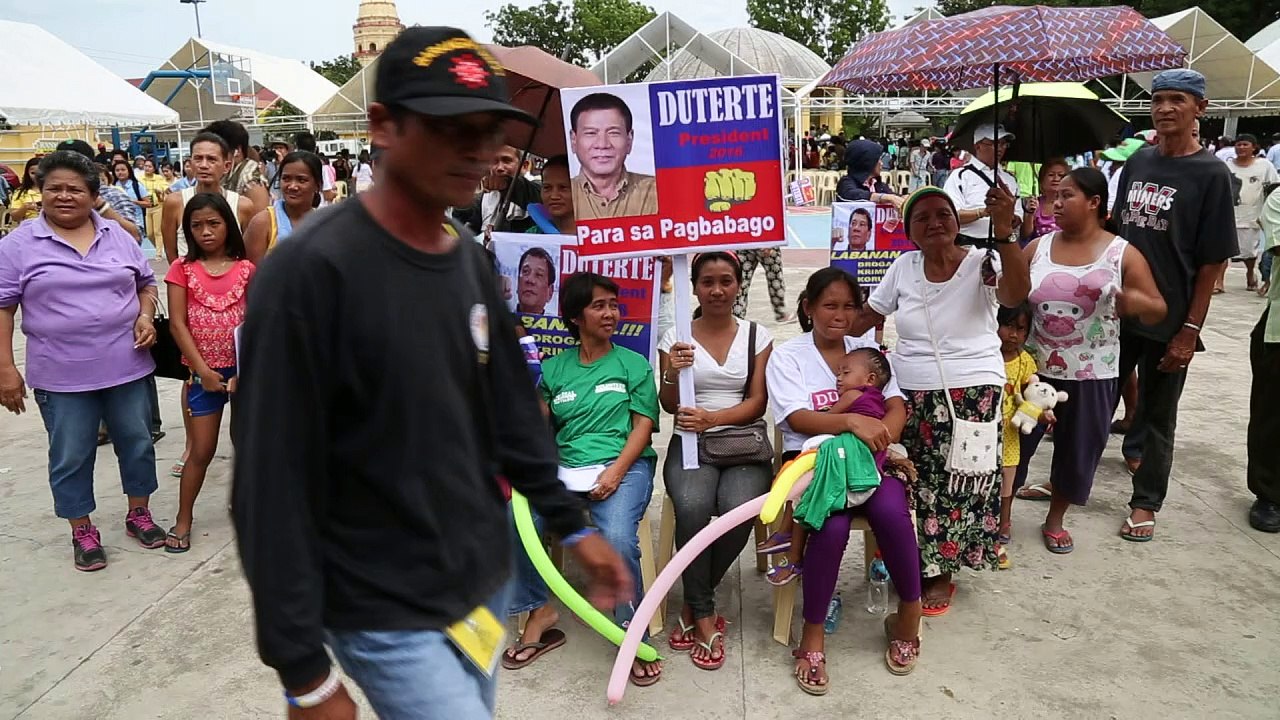 Elections-Philippines: Duterte promet de "remplir les morgues"