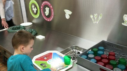 Quand les écoliers deviennent des super-héros de la cantine