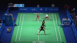 Awesome badminton racket exchange between Chan P.S. and Goh L.Y ! Sea Games 2015