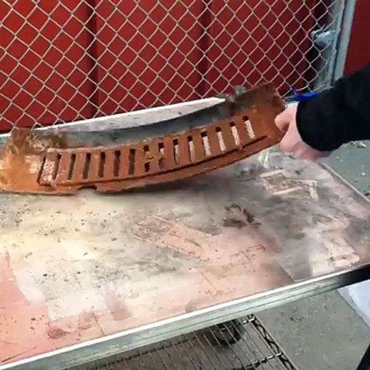 World's First Laser Rust Remover