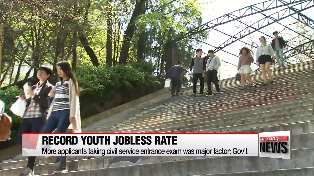 Korea's jobless rate among young people peaks in February
