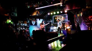 GUns N Roses sweet child o mine, at the rock pub performed by mundee