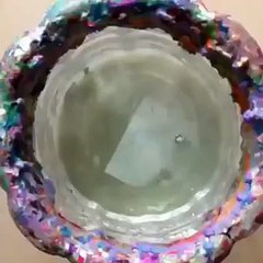 Unhas coloridas com água