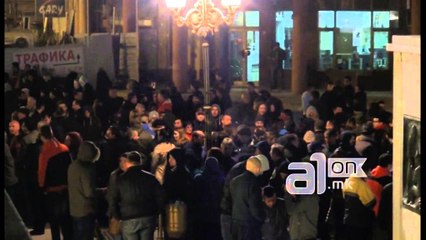 PROTESTA DHE KUNDERPROTESTA NE SHKUP PER VENDIMIN E GJYKATES KUSHTETUESE LAJM
