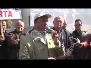 Report TV - Gjuetarët në protestë te  kryeminsitria: Jo moratoriumit