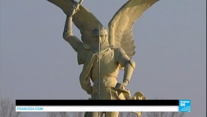 Mont Saint-Michel: Infamous St Michael statue airlifted from island for restoration