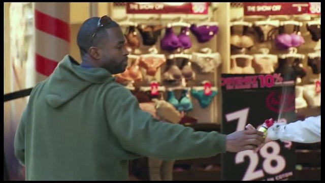 Pepper-Spraying Cops !