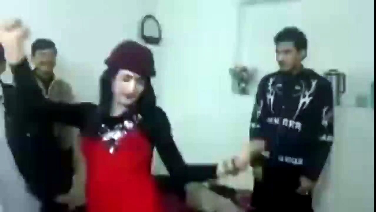 Local Pashto Home Girl Dance With Boy And Weddi...
