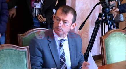 Ruçi “i qan hallin” demokratëve: Ua ka ngrirë buzëqeshjen në buzë udhëheqja- Ora News