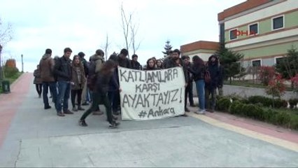 Kocaeli Üniversitesi'nde Öğrenciler Terör Saldırısını Protesto Etti