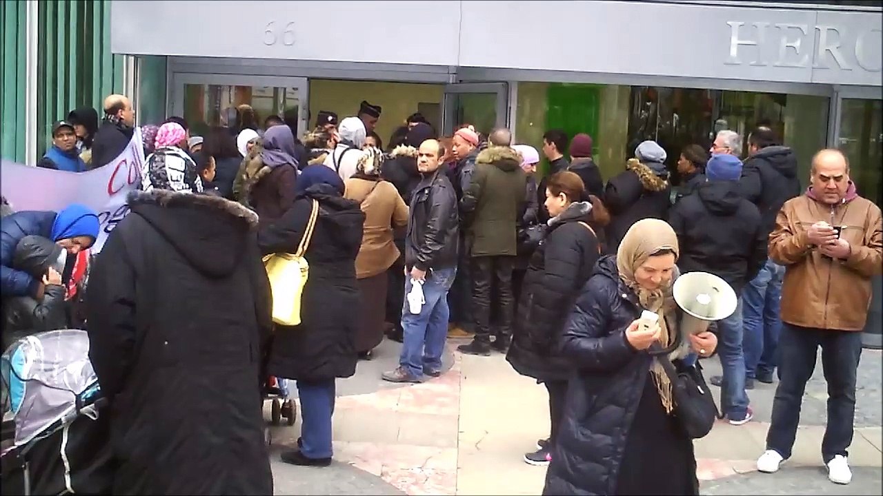 Les mal-logés manifestent devant Action Logement