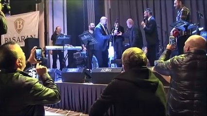 Rıçıtın Eli Havada Kaldı