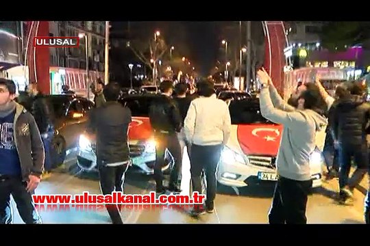 Terör saldırısı İstanbul'un birçok ilçesinde protesto edildi