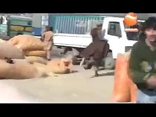 Bomb Blast video in Pakistan Funny Prank people afraid like this