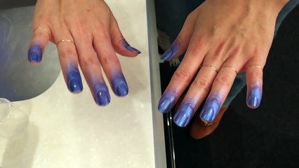 Source : Cosmopolitan - Tuto application du vernis en spray