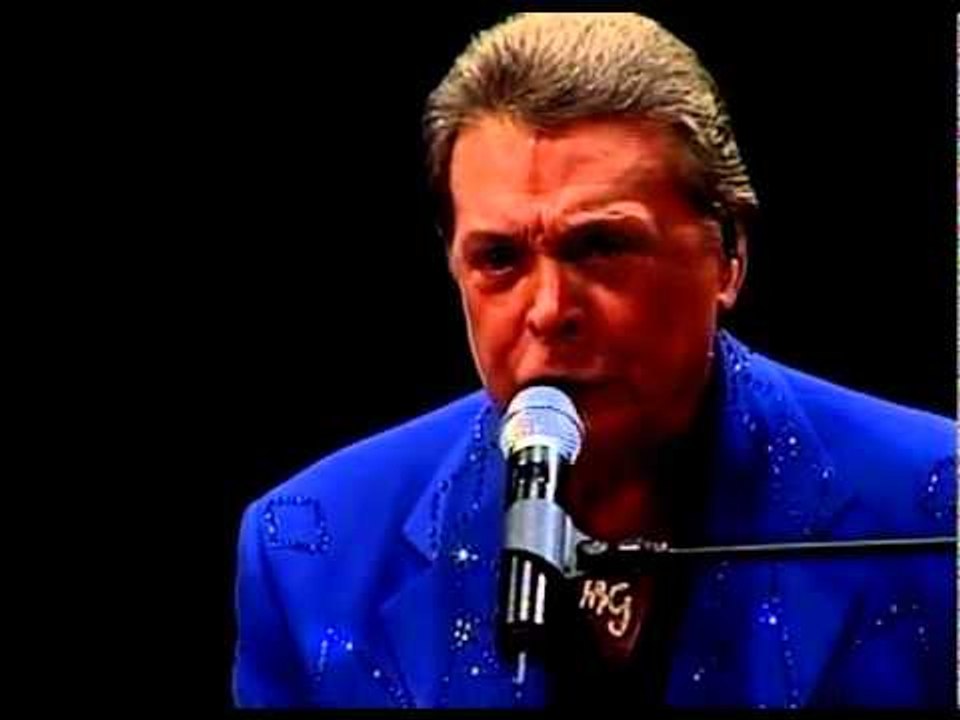 Mickey Gilley "Don't The Girls All Get Prettier At Closing Time"