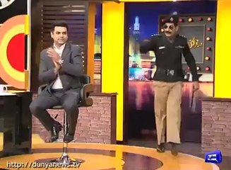 Why policeman un-happy with CM Punjab.. Mazaq raat..
