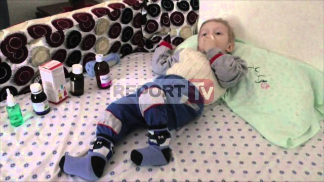 Report TV - Jeta e fëmijës 3 vjeçar në dorë të fatit, familja s’ka mundësi ta kurojë