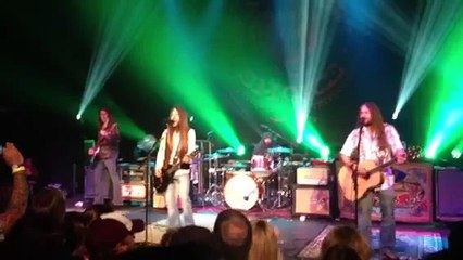 Blackberry Smoke - One Horse Town