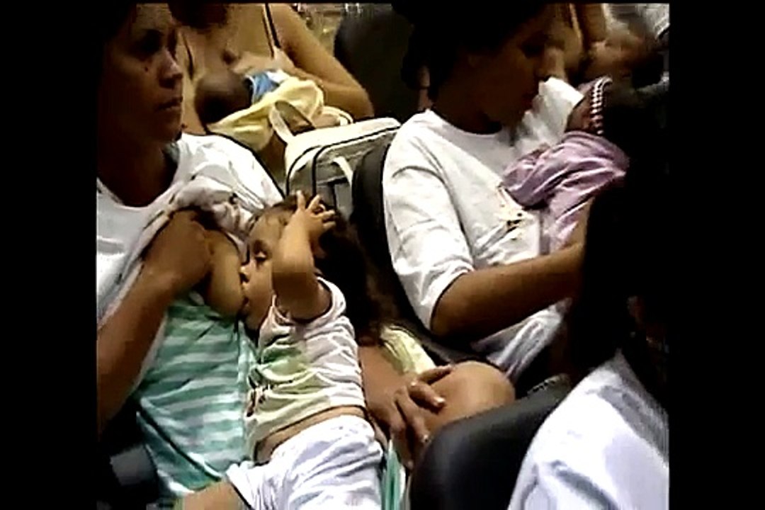 [TV Jornal]  Médicos afirmam que presença do pai na hora da amamentação é essencial